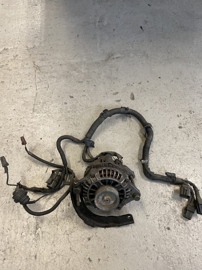 Used 300zx z32 1992 Manual Alternator + Harness 23100-0P516